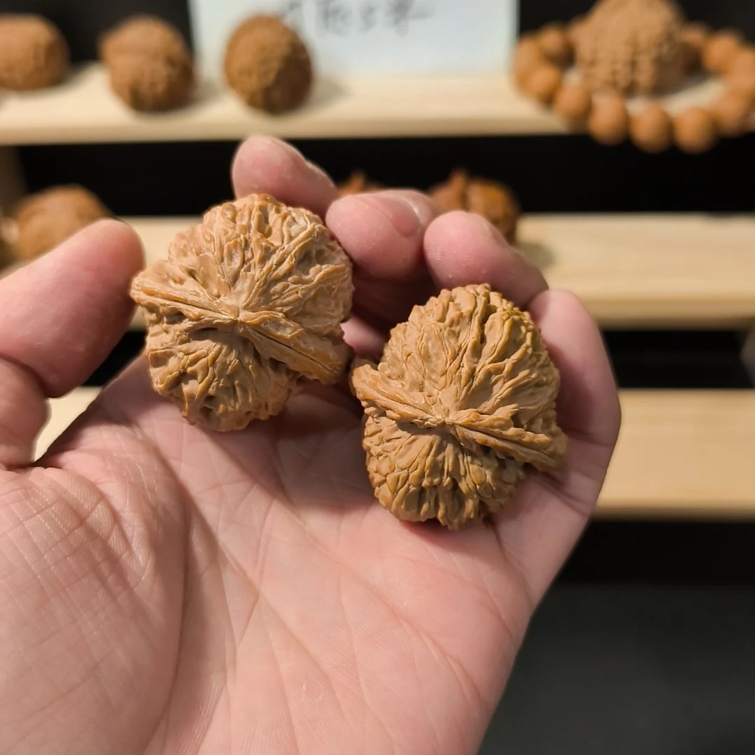 吊坠文玩核桃39+白狮子