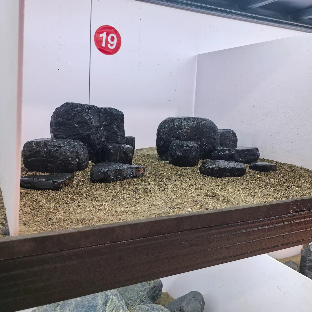 【鱼缸造景】黑金峡谷溪流石平头峰适用于60缸