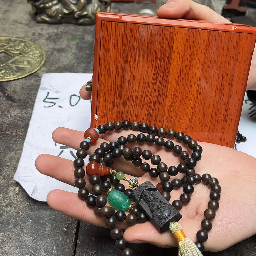 大叶紫檀（黑酸枝木类）