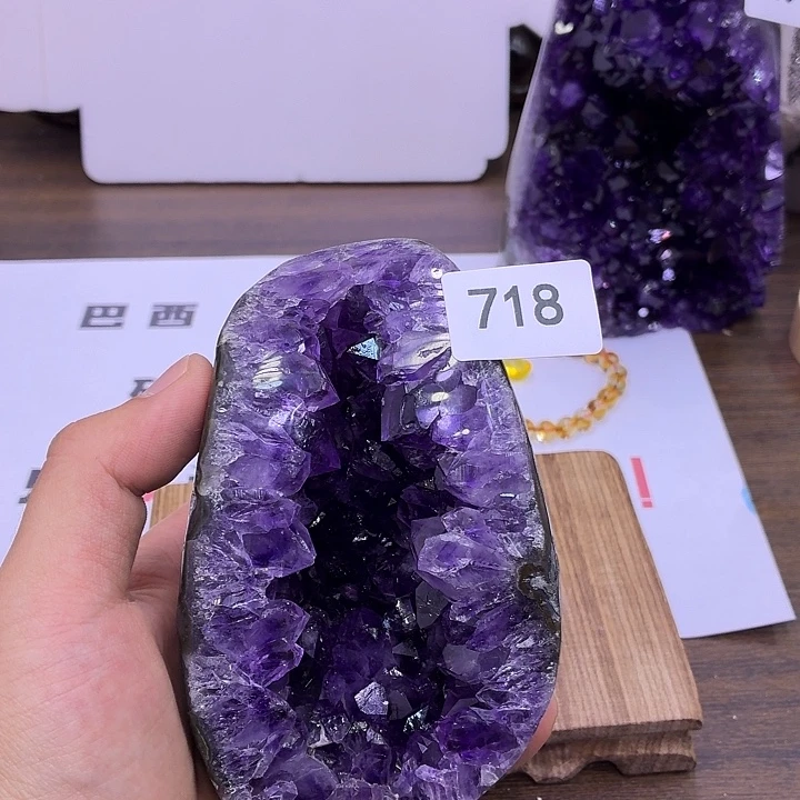 紫晶未镶嵌大型摆件（非配饰）