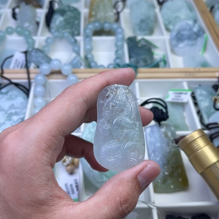 翡翠未镶嵌颈饰013