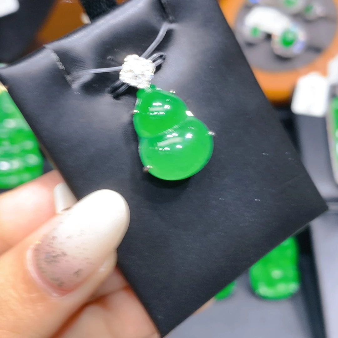 【闪购商品】颈饰银S925镶嵌翡翠4柒姐