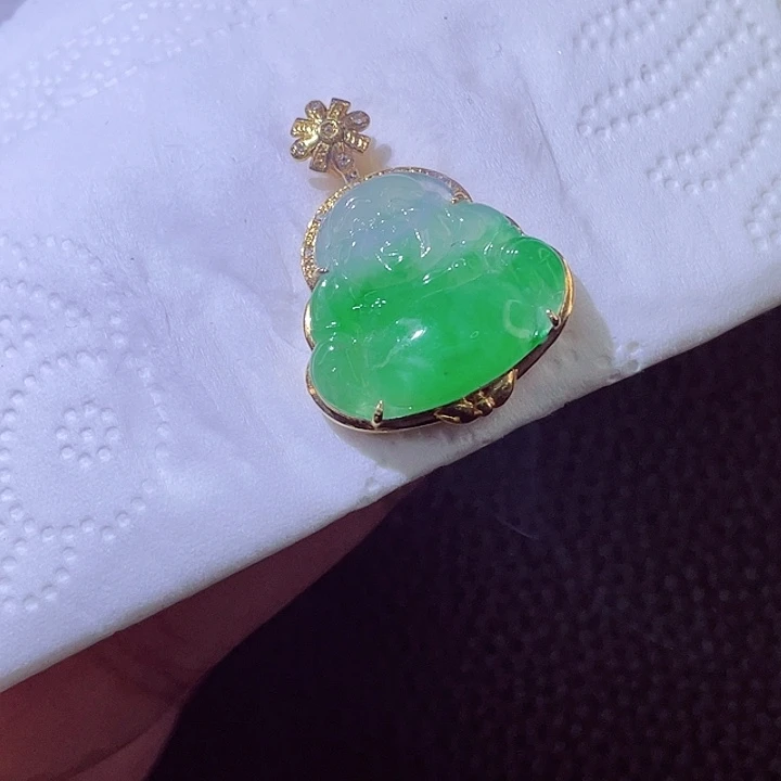 颈饰18K金镶嵌翡翠翡翠
