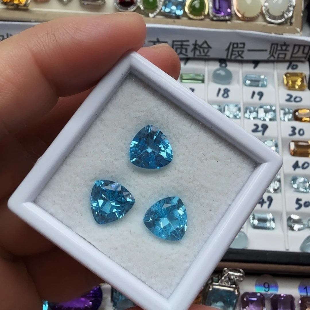 托帕石裸石多样性随机发一颗精美，瑞士蓝卡9毫米