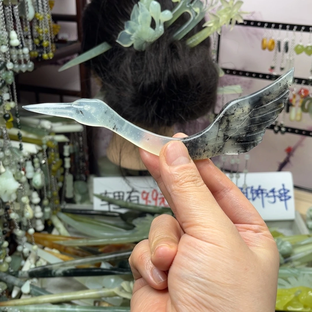 岫玉未镶嵌发饰长度16厘米左右，双面雕工双面可戴