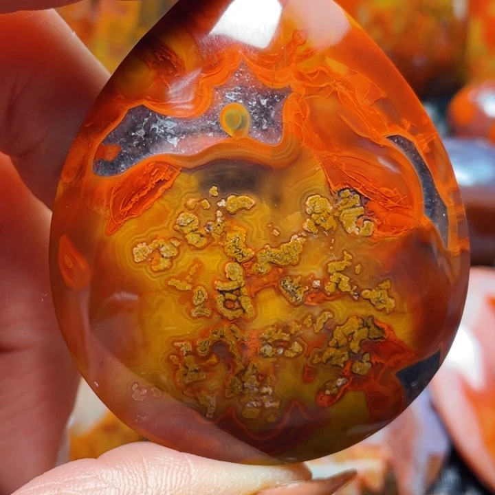 玛瑙/玉髓战国红玛瑙挂件未镶嵌笑*缘