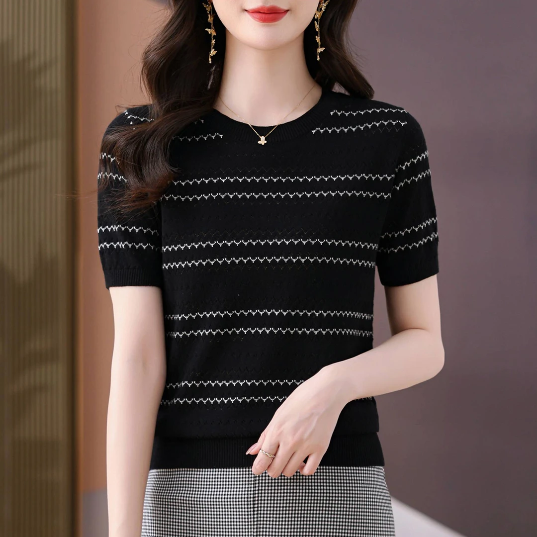 夏季圆领短袖针织上衣女时尚百搭宽松镂空薄款妈妈装洋气显瘦小衫