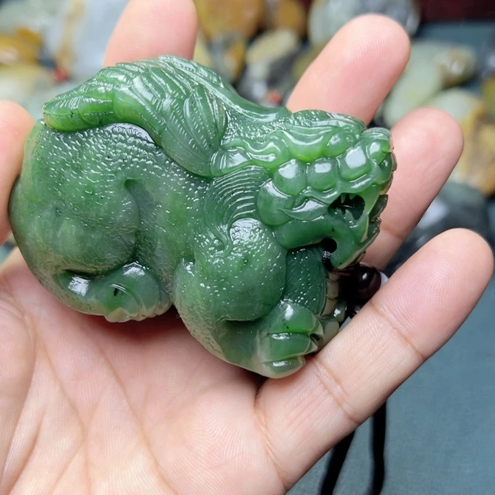 和田玉未镶嵌把件