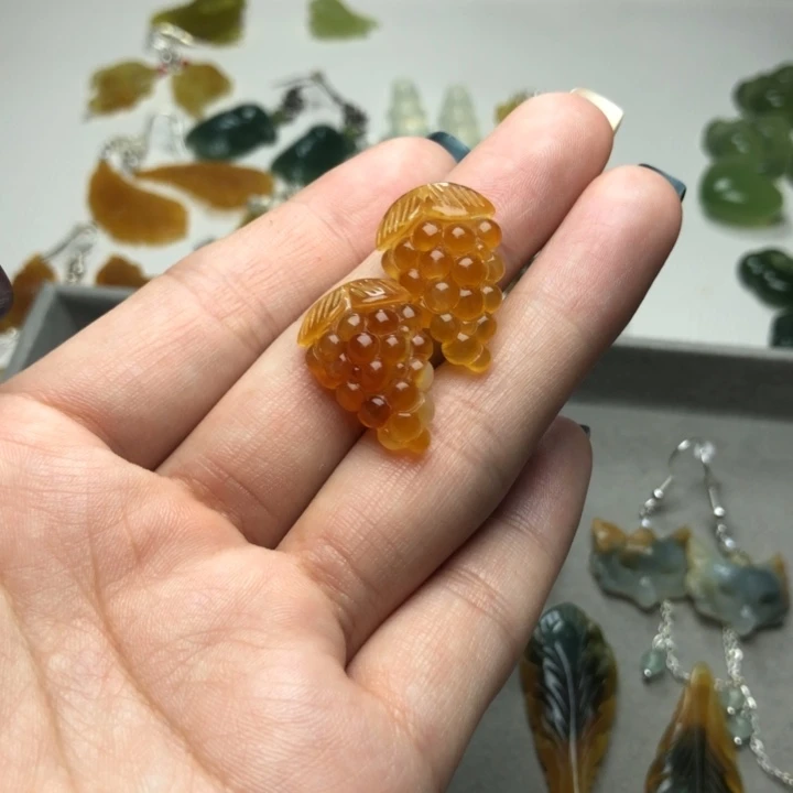 蛇纹石玉耳饰未镶嵌汐*血