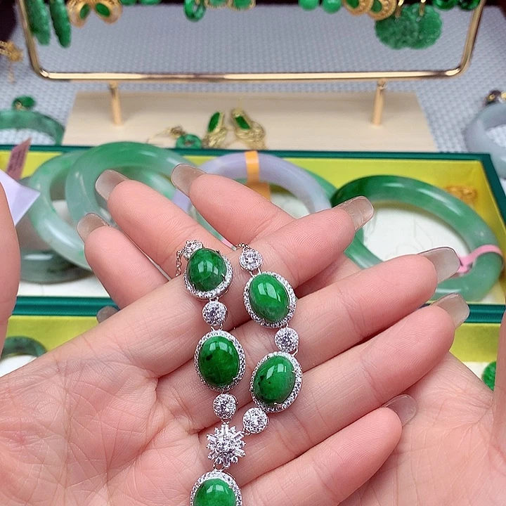 翡翠颈饰银S925镶嵌翡翠