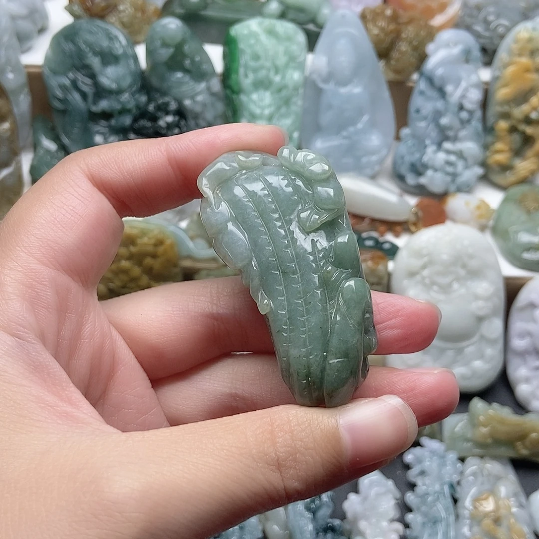 翡翠未镶嵌颈饰翡翠