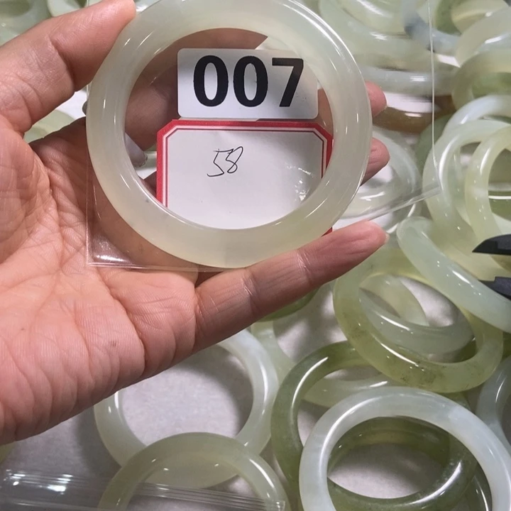 蛇纹石玉未镶嵌岫玉圆镯