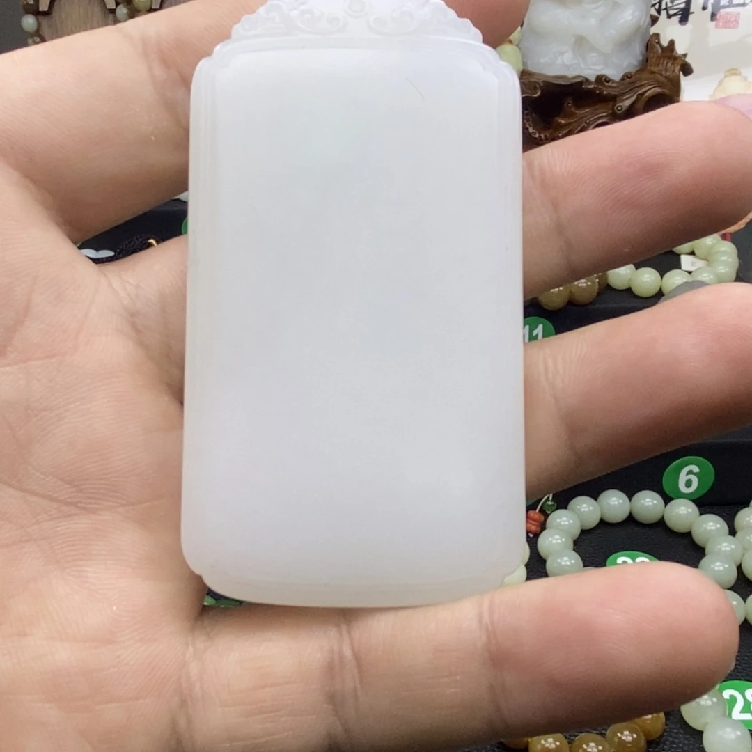 和田玉颈饰未镶嵌无事牌吊坠