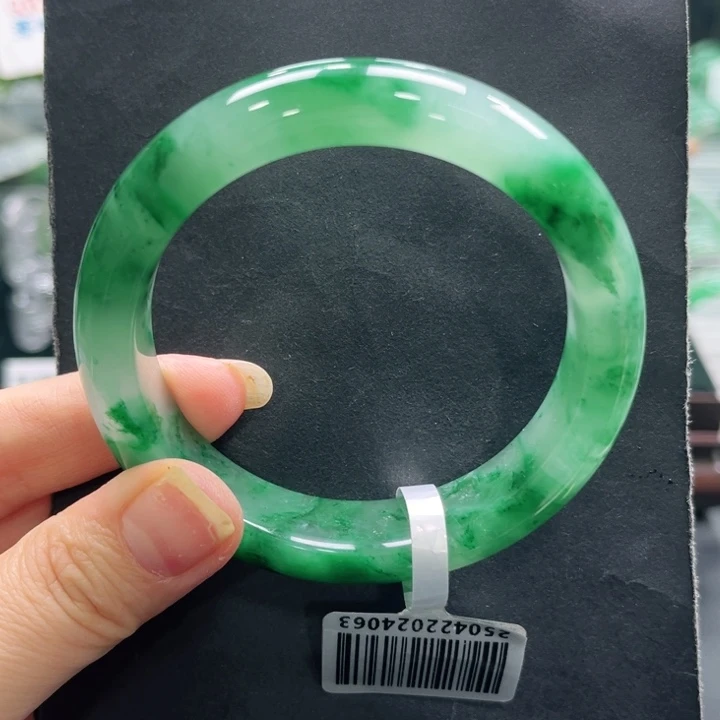 石英质玉（非洲翠）未镶嵌手镯