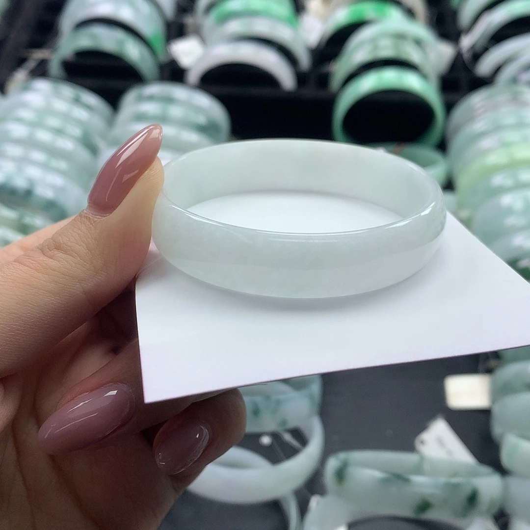 未镶嵌手镯翡翠公主