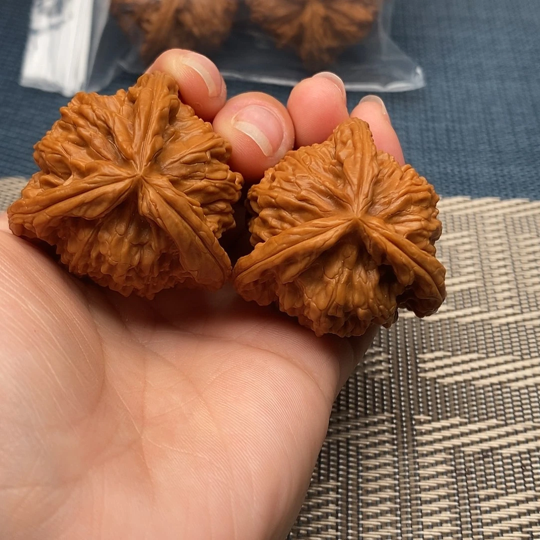 X***吊坠文玩核桃三棱