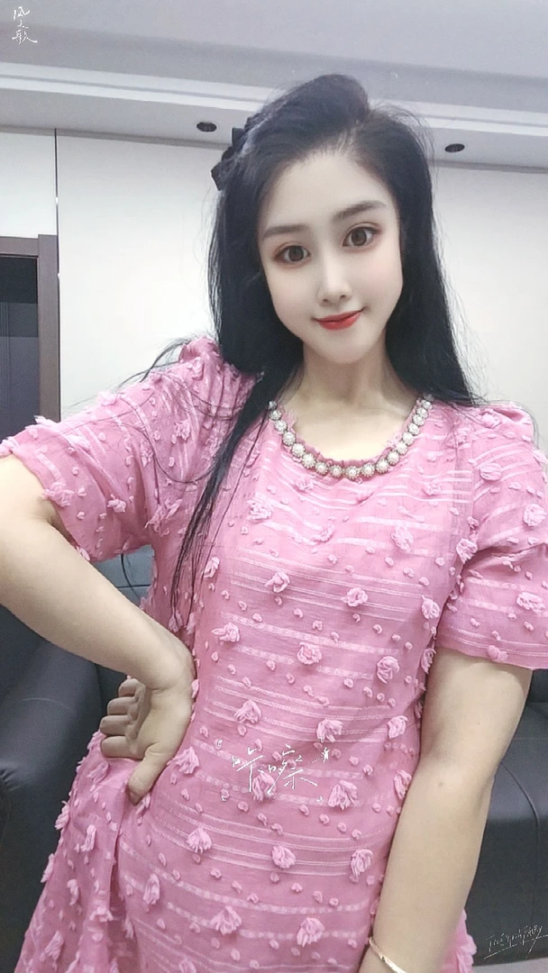 法式复古气质挂脖金丝绒不规则修身显瘦包臀秋季打底长裙女