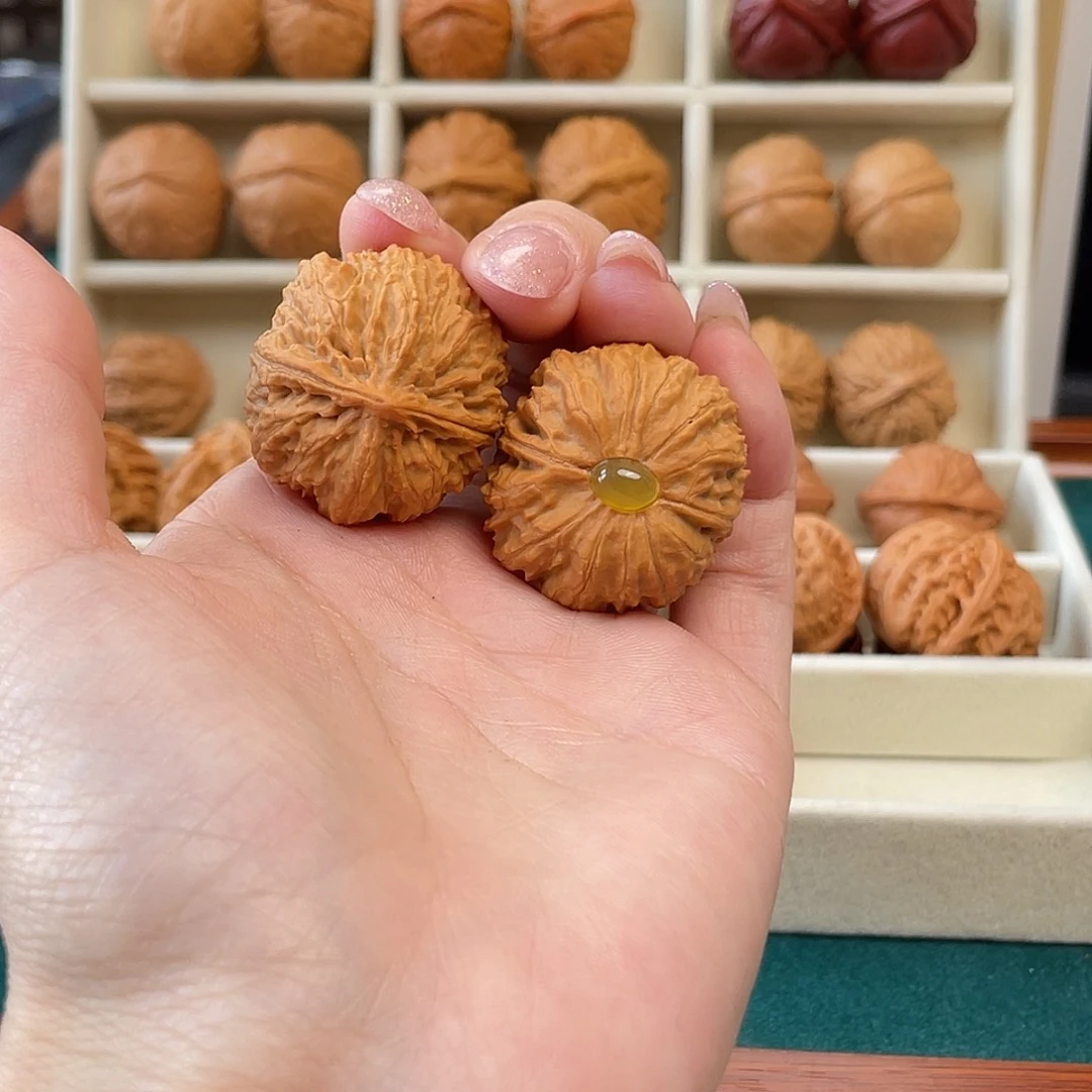 文玩核桃吊坠?**人定制猫头鹰