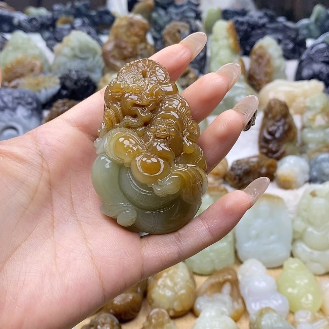 颈饰未镶嵌和田玉