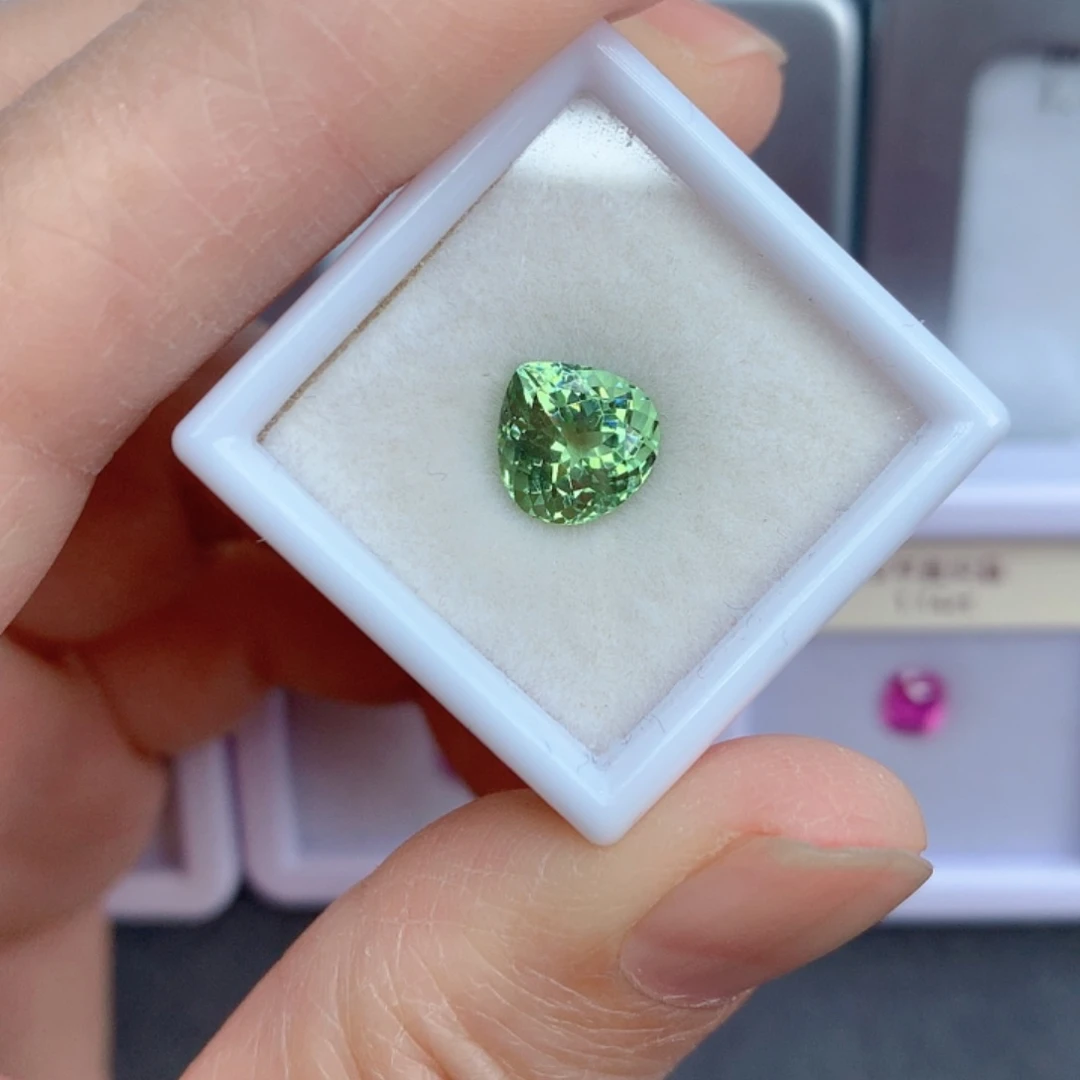 未镶嵌2.26克拉裸石绿色碧玺