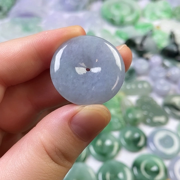 翡翠未镶嵌颈饰平安扣