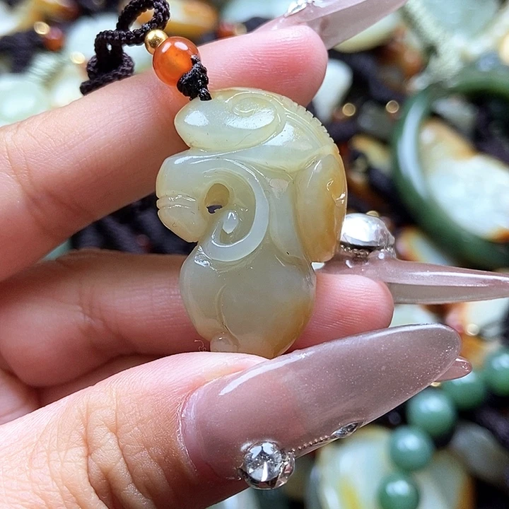 和田玉颈饰未镶嵌