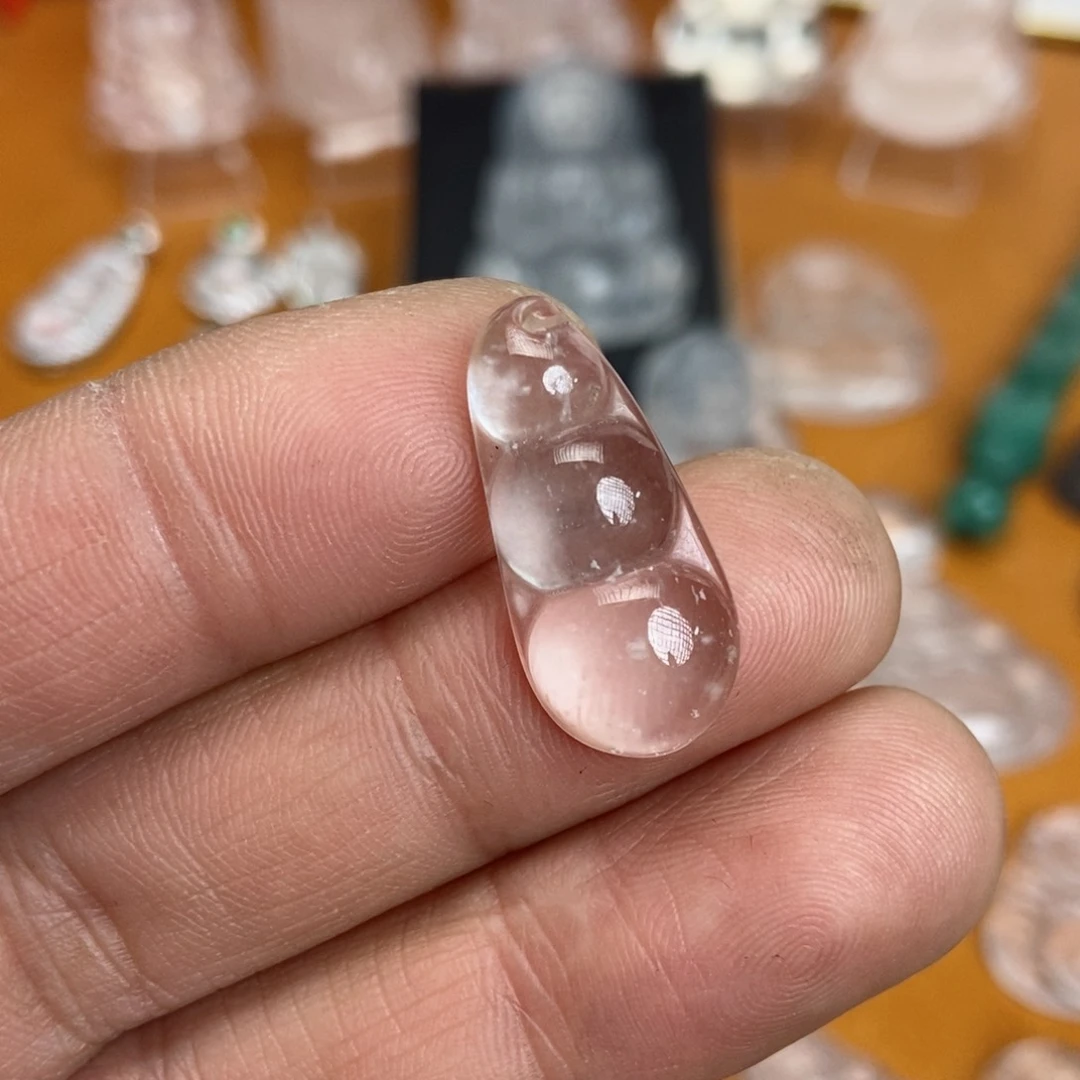 石英质玉吊坠未镶嵌