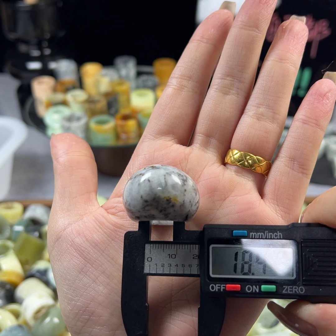 蛇纹石玉未镶嵌戒指