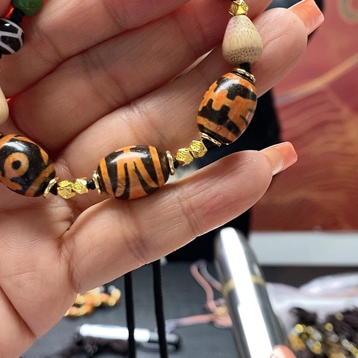 玛瑙/玉髓颈饰合金