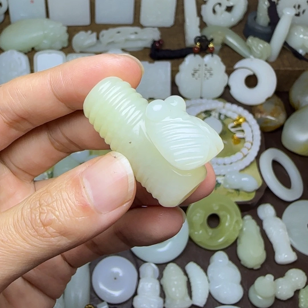 和田玉未镶嵌挂件