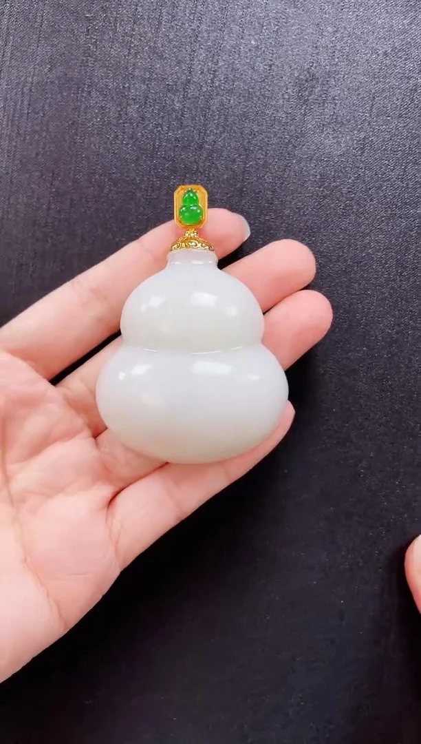 【壹世臻选】天然和田玉葫芦吊坠丨18k金镶嵌/多样性发一