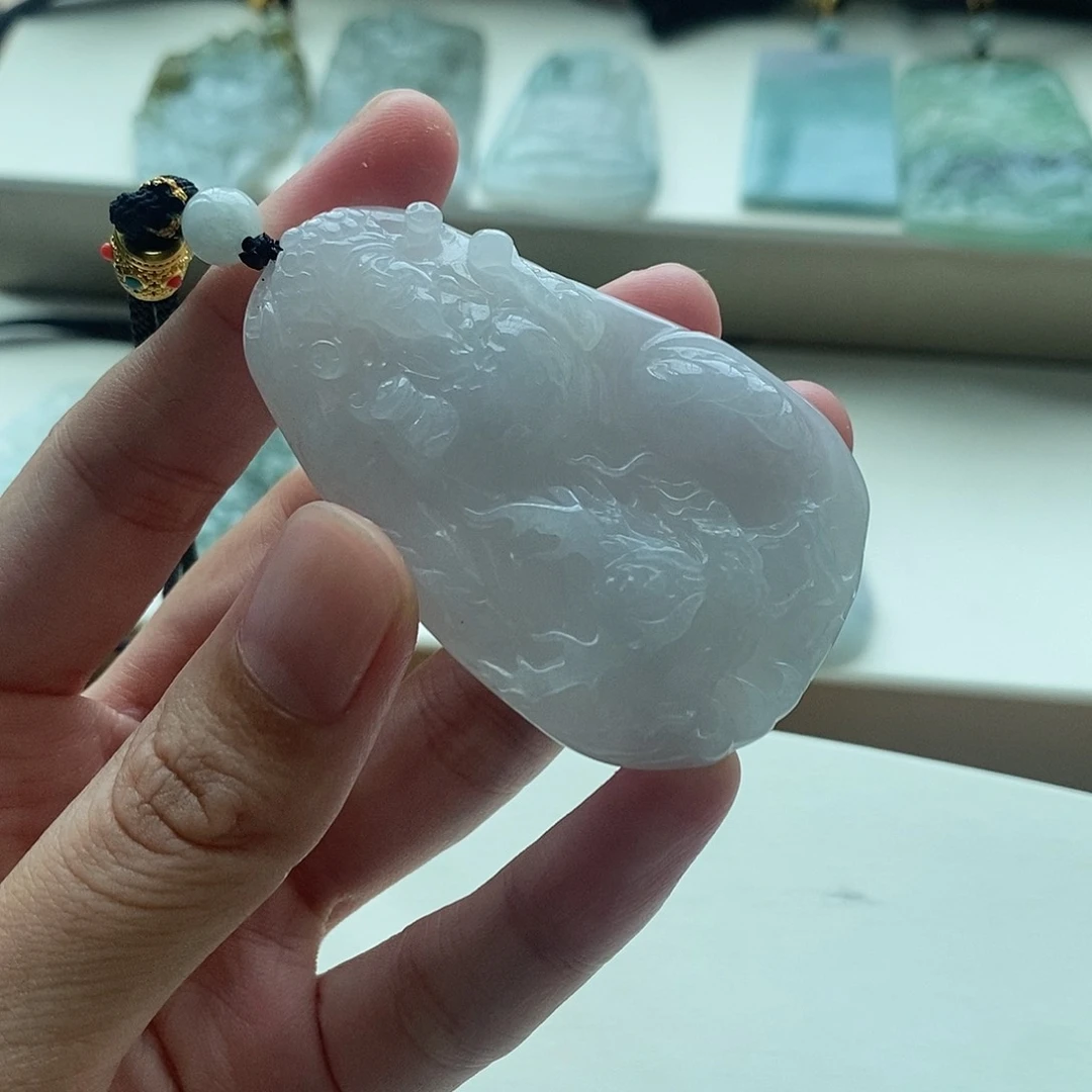 【闪购商品】翡翠未镶嵌颈饰