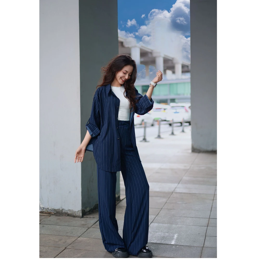 新款春夏高级设计感条纹时尚套装两件套
