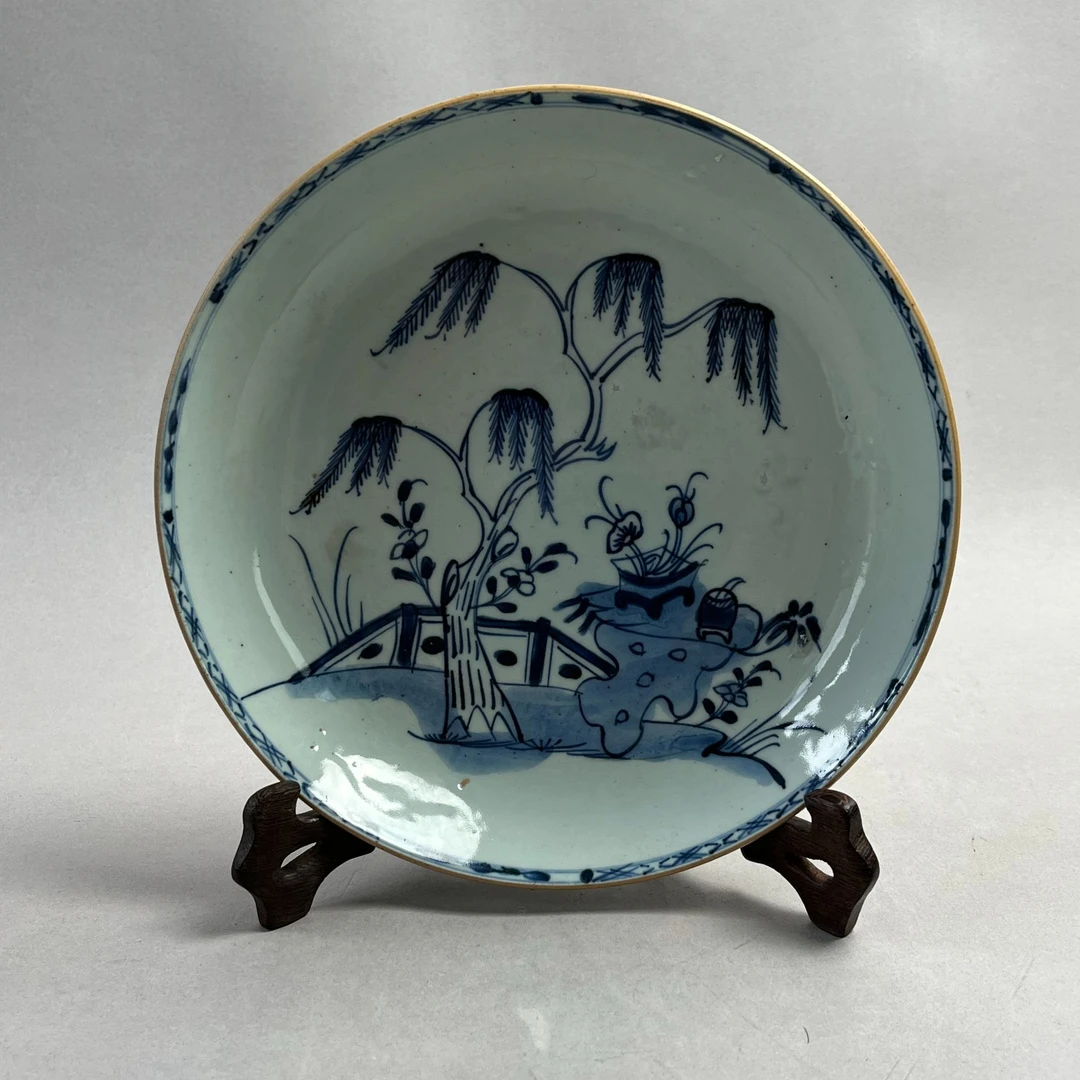 25071633清康熙青花花卉纹赏盘 直径22cm A01723