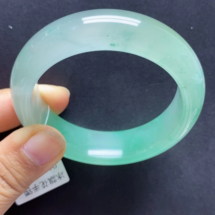 未镶嵌手镯石英质玉