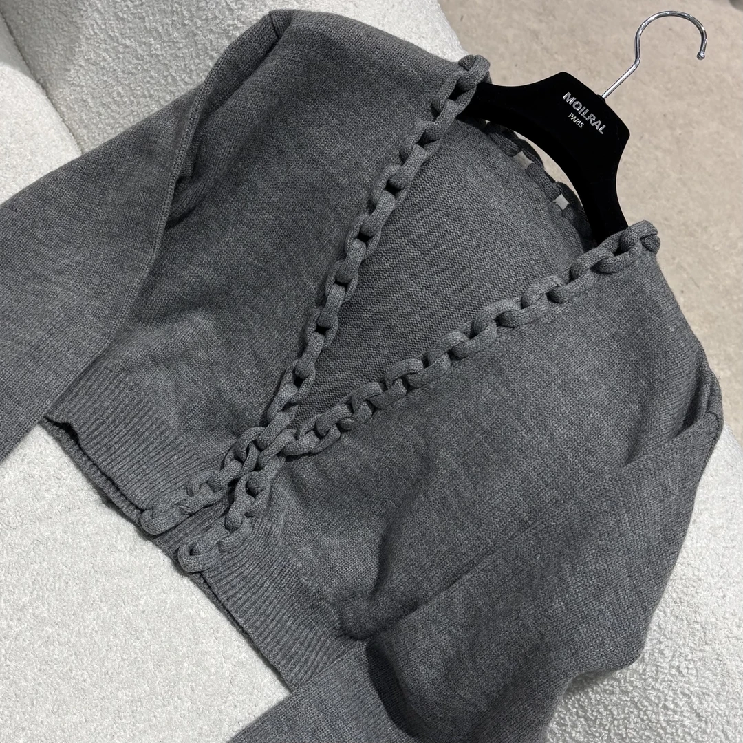 百搭镂空设计师修身高领套头针织衫060