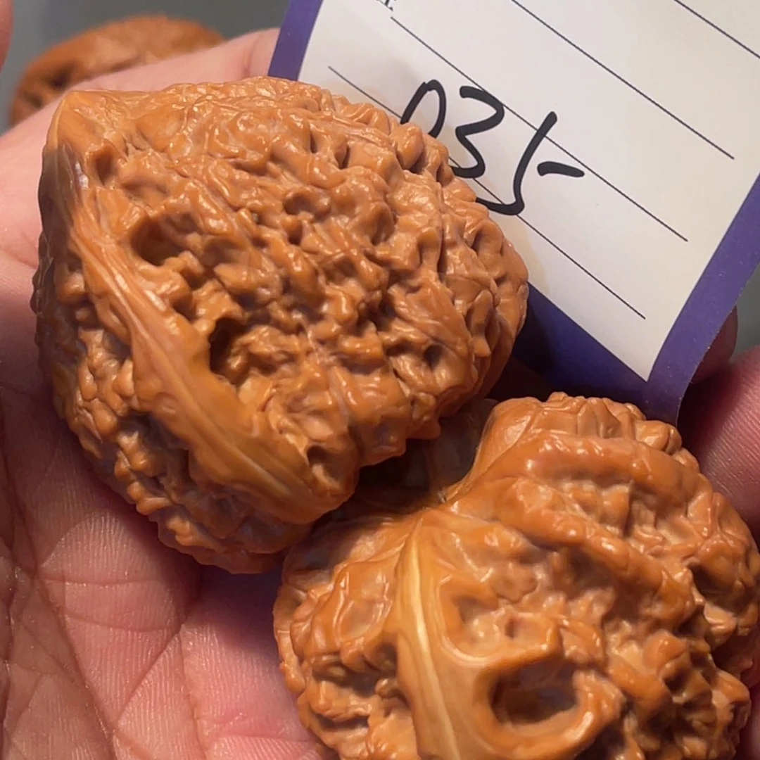 文玩核桃吊坠停机咯哦哦哟哟