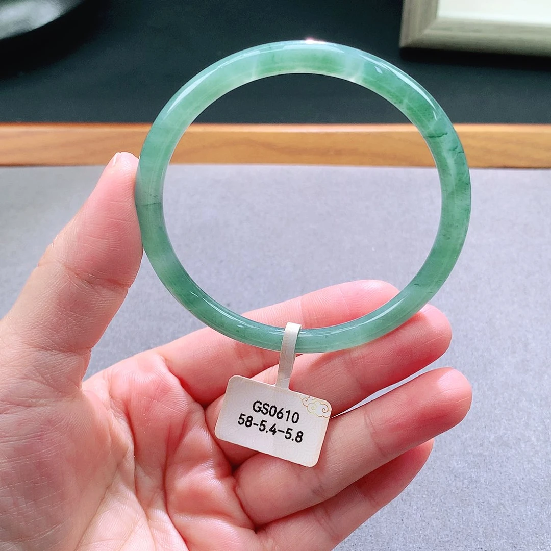 翡翠未镶嵌手镯天然翡翠手镯a货