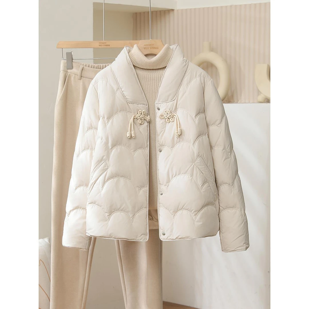 新中式盘扣羽绒服女短款今年秋季立领高端洋气国风白鸭绒保暖潮流