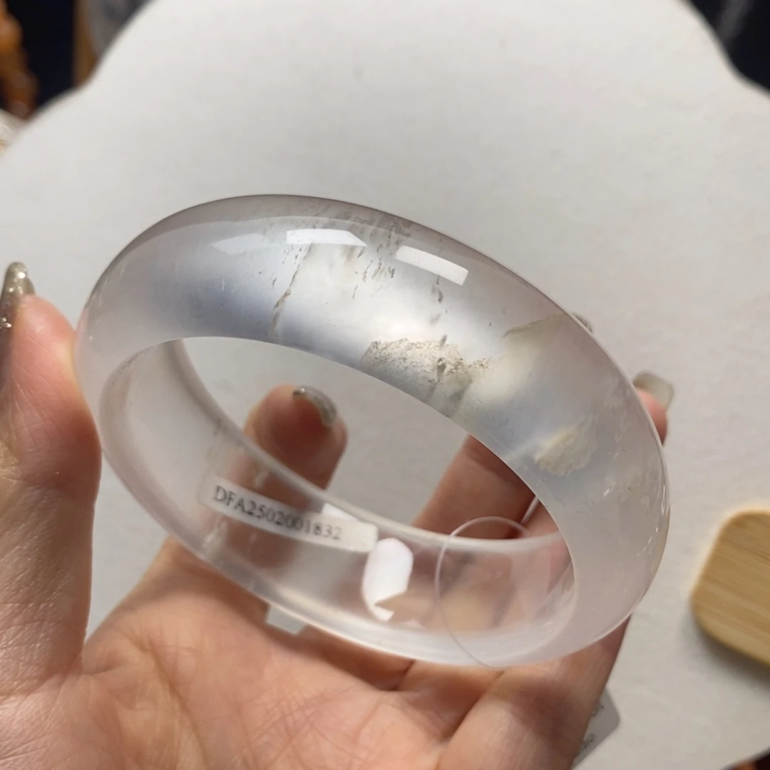 石英质玉未镶嵌手镯61.8特价不退换