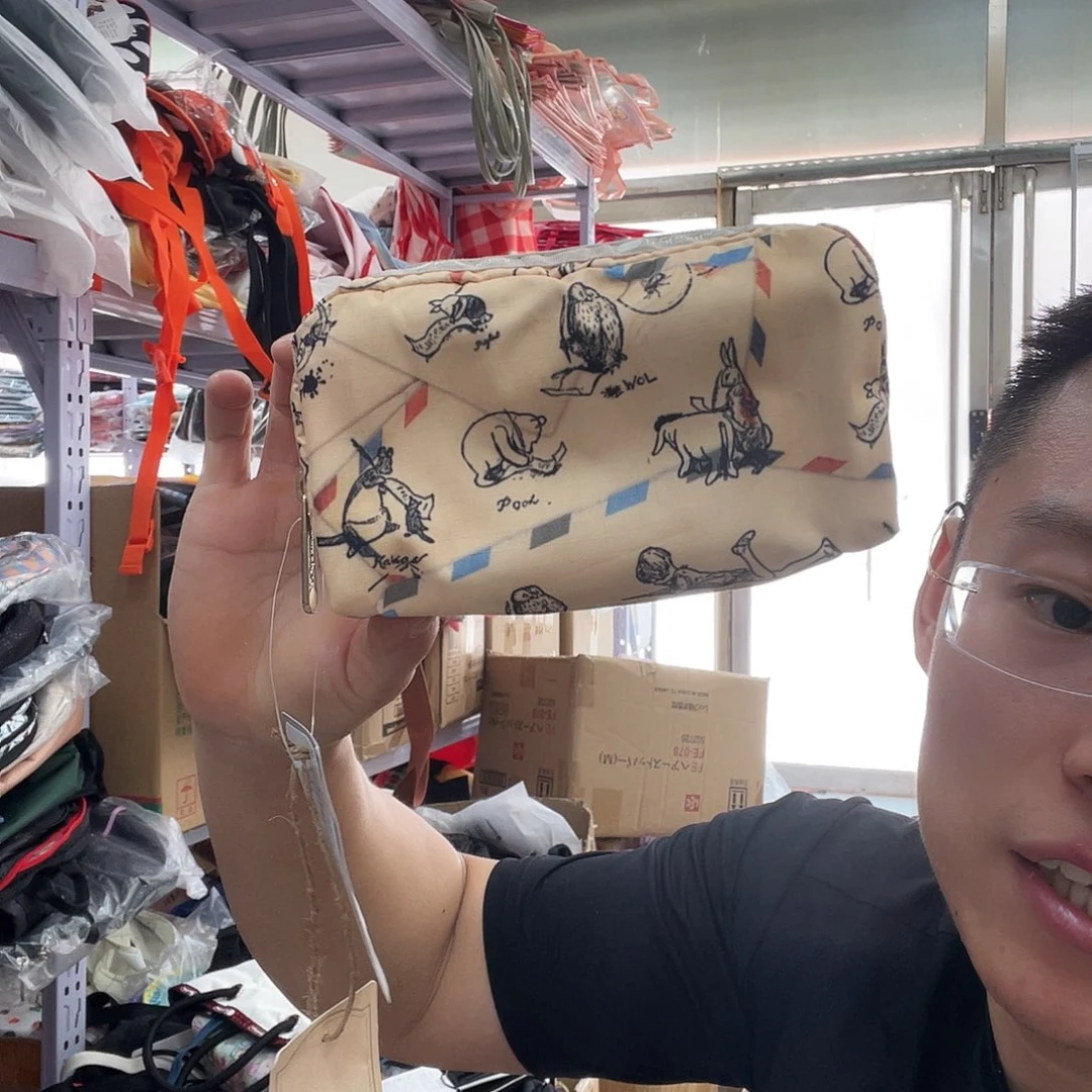 PU化妆包等各种产品