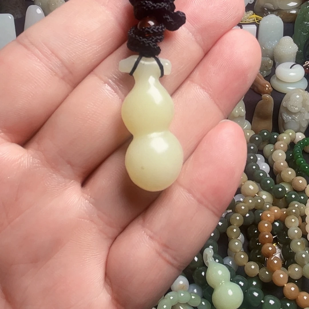 和田玉未镶嵌吊坠(不含链)