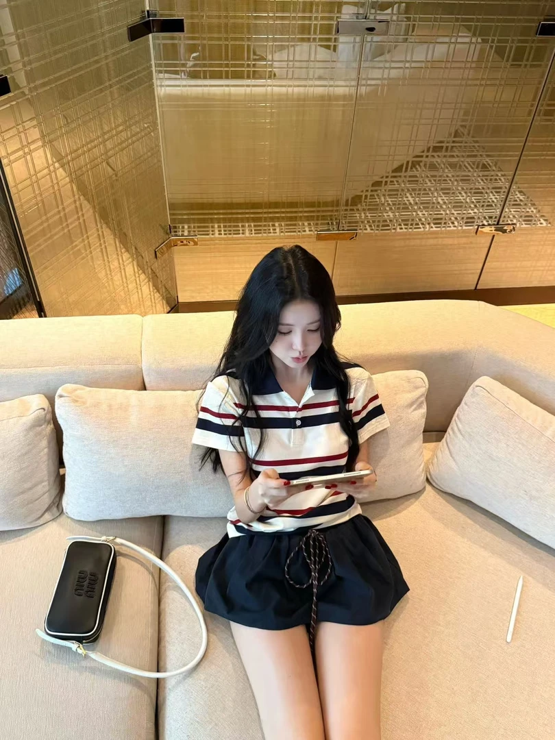 不冷BULENG miu系高智感博主穿搭彩色条纹polo短袖女学院风T恤