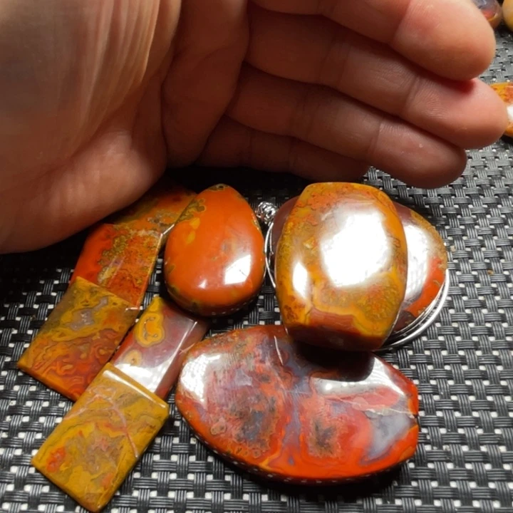 易***法玛瑙/玉髓未镶嵌颈饰