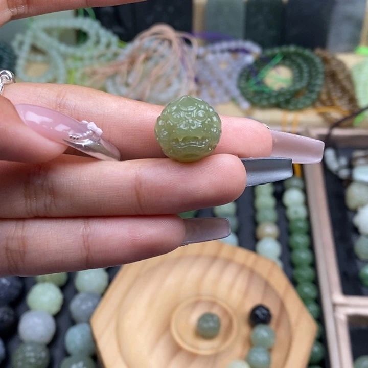 和田玉（糖玉）未镶嵌珠宝奇石