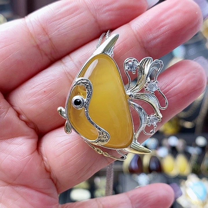 琥珀颈饰银S925镶嵌吊坠