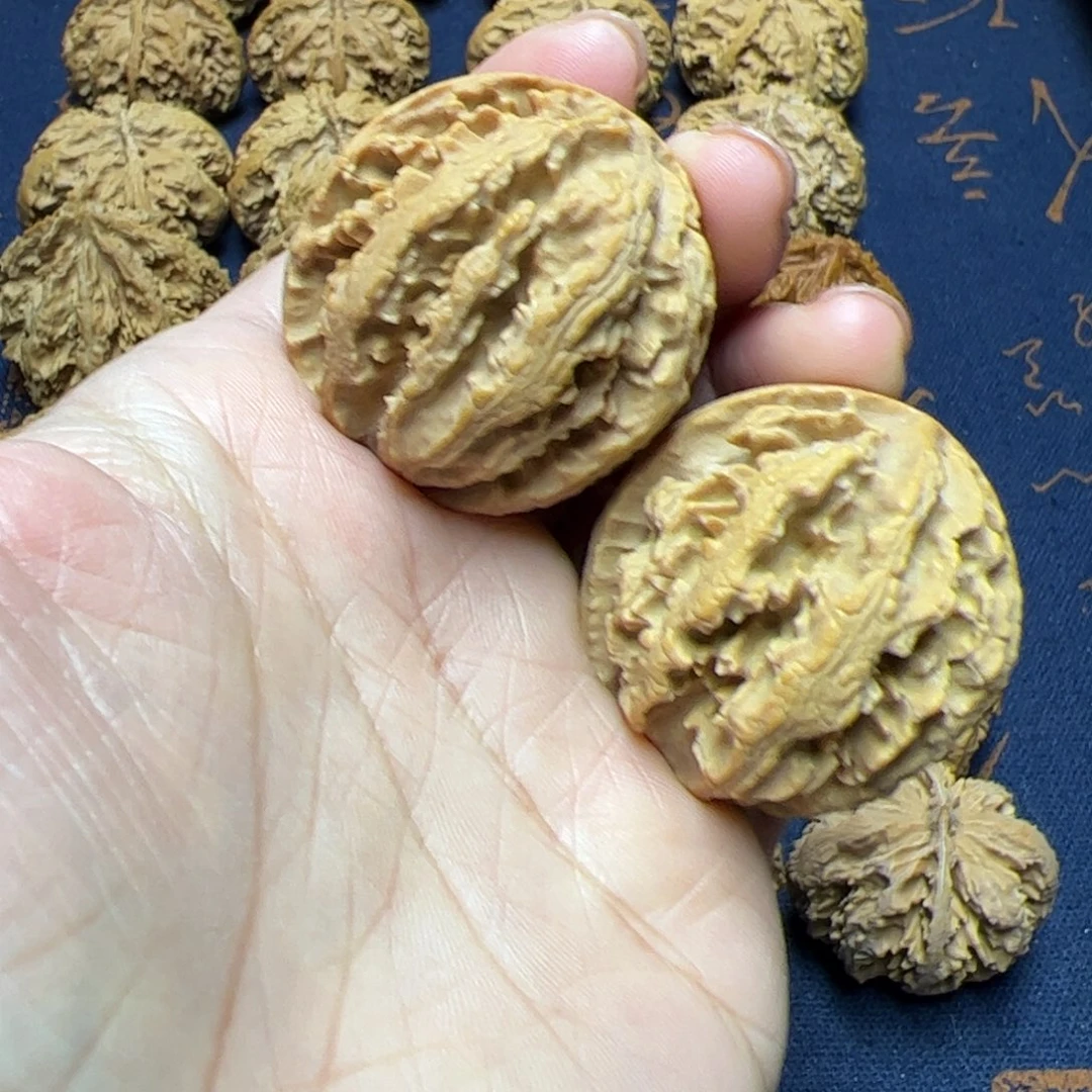 文玩核桃把件秦岭野生植物核桃