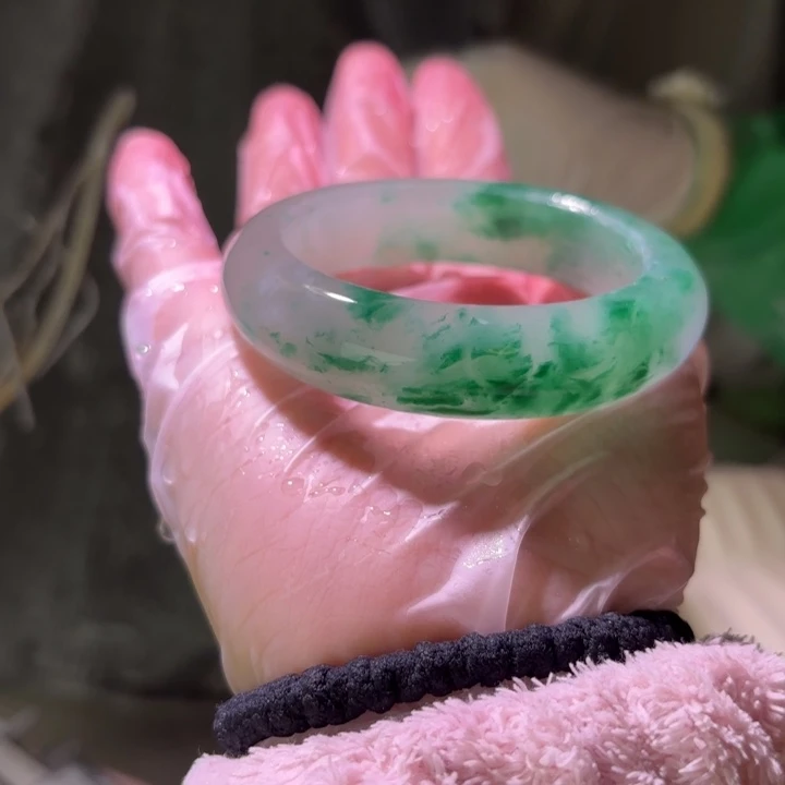 *****石英质玉（非洲翠）未镶嵌手镯定制