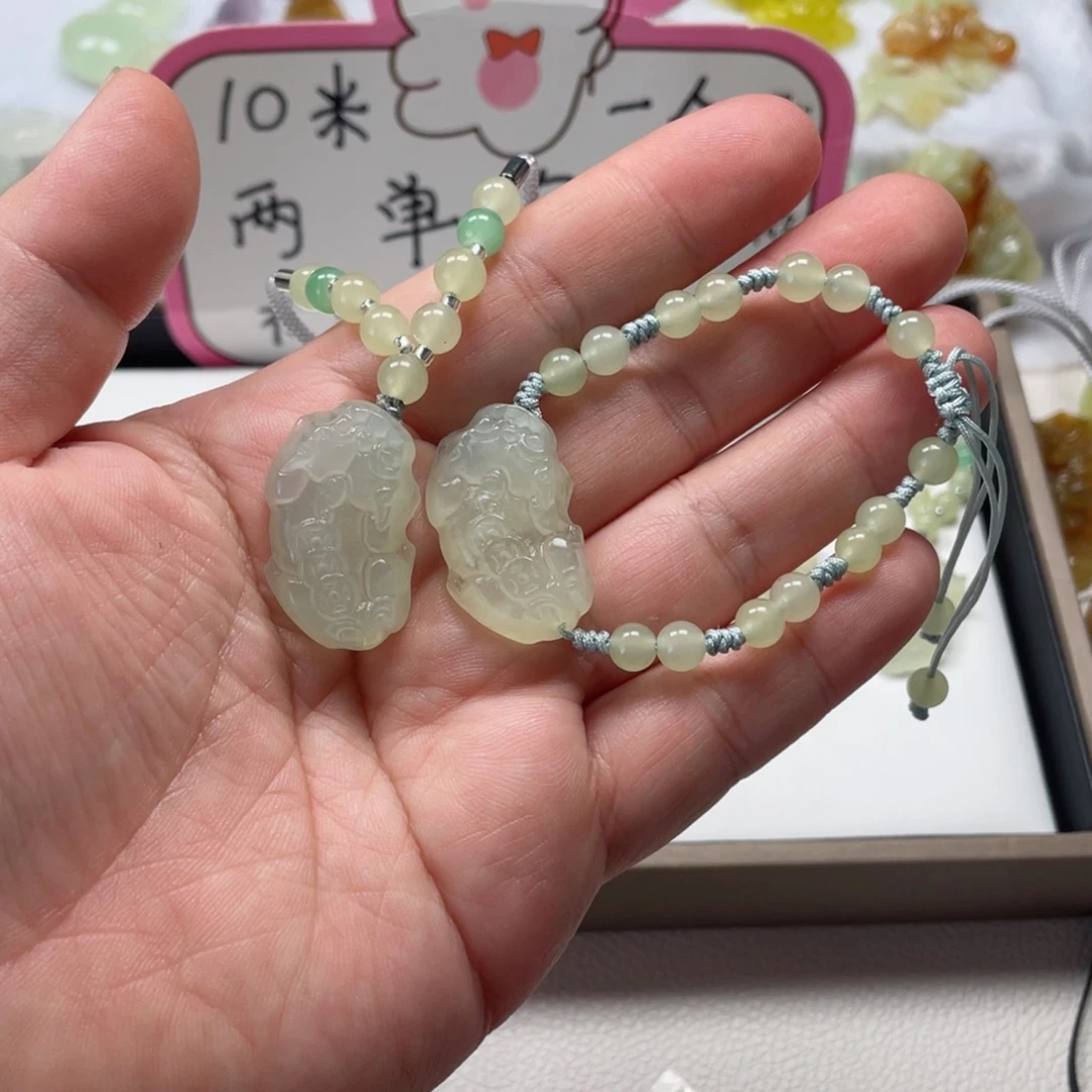 J***Q蛇纹石玉未镶嵌颈饰