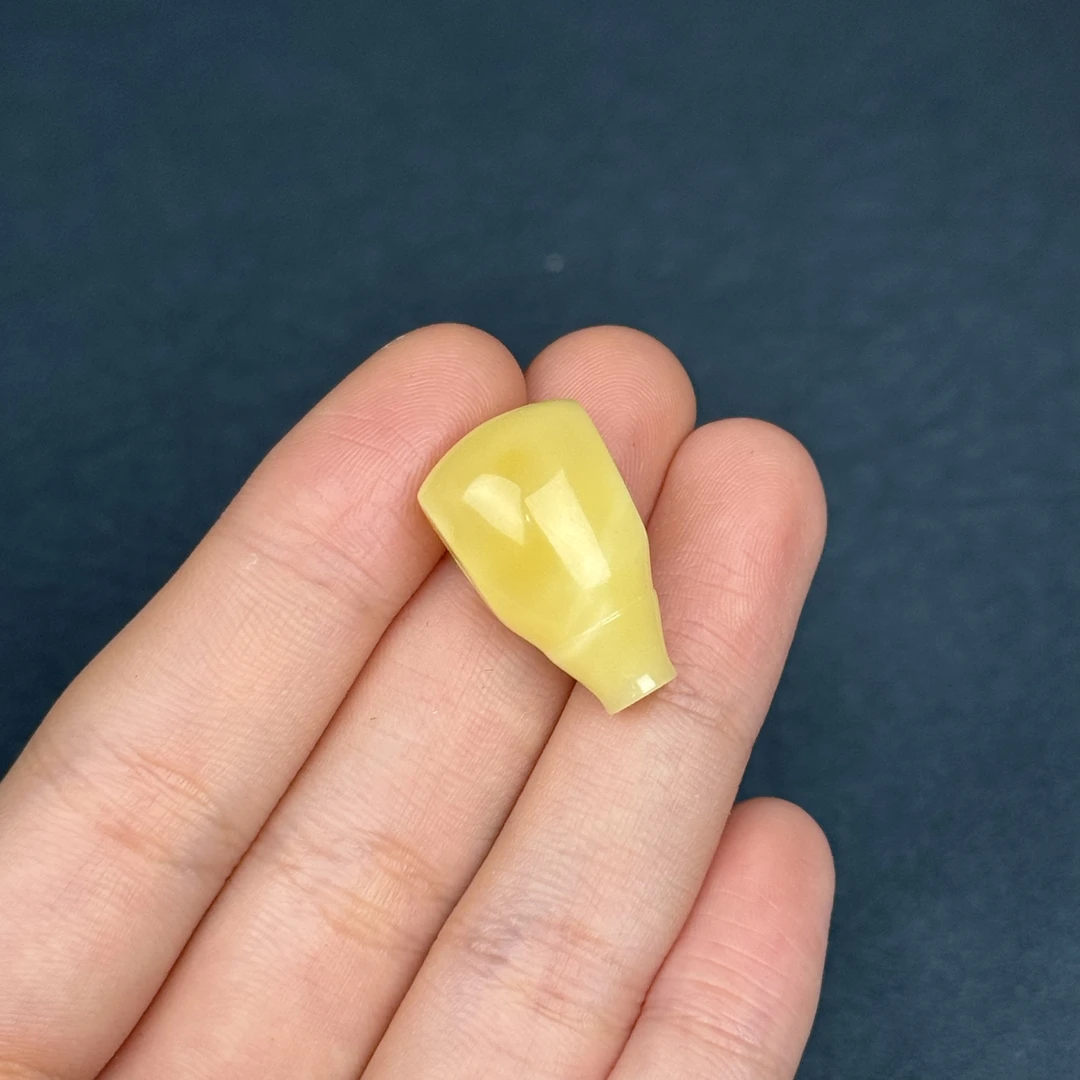 Z6087天然原矿蜜蜡 满蜡妖花三通14*24*12mm支持复检 假一罚四